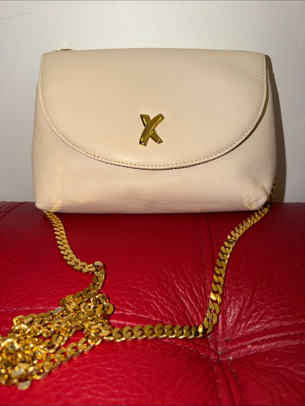 Fabulous vintage By Paloma Picasso Italy Cream Ivory Leather Shoulder Bag